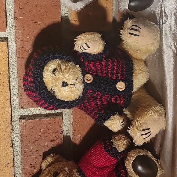 HugFun Teddy Bears lot of Three Christmas Bears, Plush - Picture 3 of 8